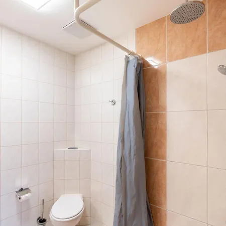 1 By Interhome דירה *